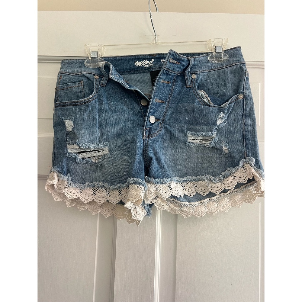 Denim lace trim short